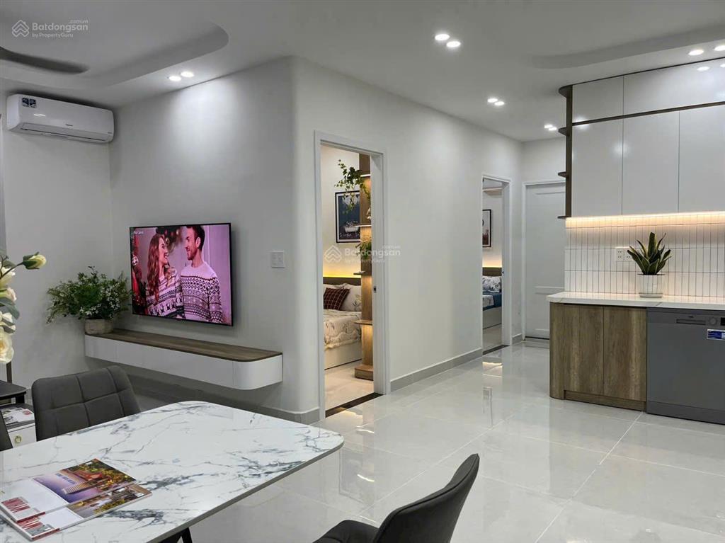 Giá tốt, cần bán gấp sky garden 1, 88m, giá 6,2tỷ 3pn, có hđ thuê lâu dài. trúc 0906 710 ***