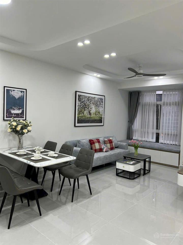 Giá tốt, cần bán gấp sky garden 1, 88m, giá 6,2tỷ 3pn, có hđ thuê lâu dài. trúc 0906 710 ***