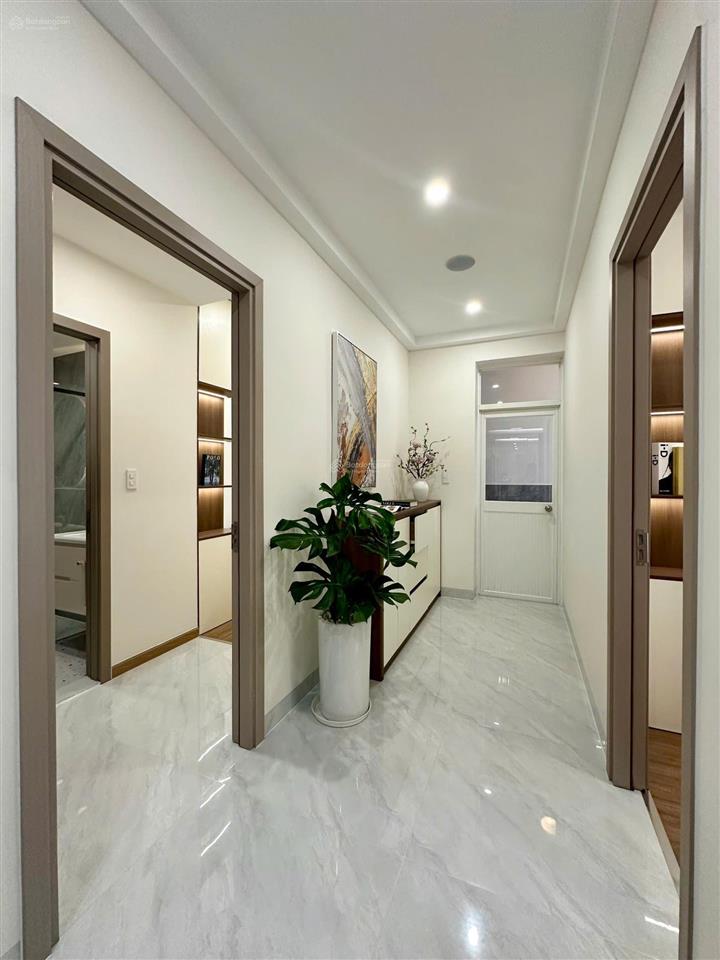 Ngộp bank trả nợ bán rất gấp căn góc 71m2 giá tốt 6,250tỷ 3pn 2w. cho thuê 35tr/th.  0906 710 ***