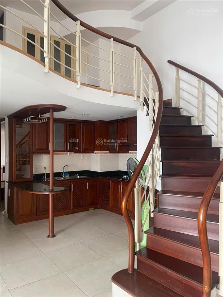 Bán ch duplex sky garden 1 phú mỹ hưng, dt 160m2, 4pn, giá 6,9tỷ tl