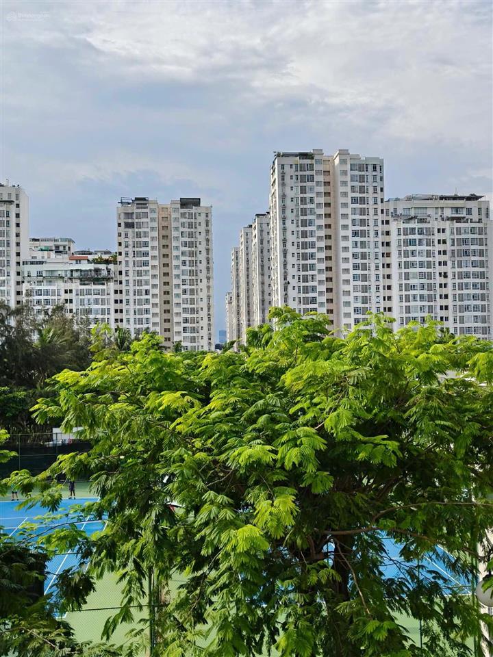 Hiếm có giá tốt 5,5tỷ cho ch sky garden 2, góc 91m2 view hồ bơi. 3pn 2wc.  0906 710 ***