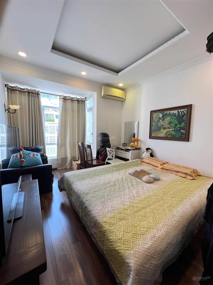 Bán gấp penthouse sky garden 3 giá tốt thị trường 11,5 tỷ, 196m2, 3pn, 3wc.  0906 710 ***