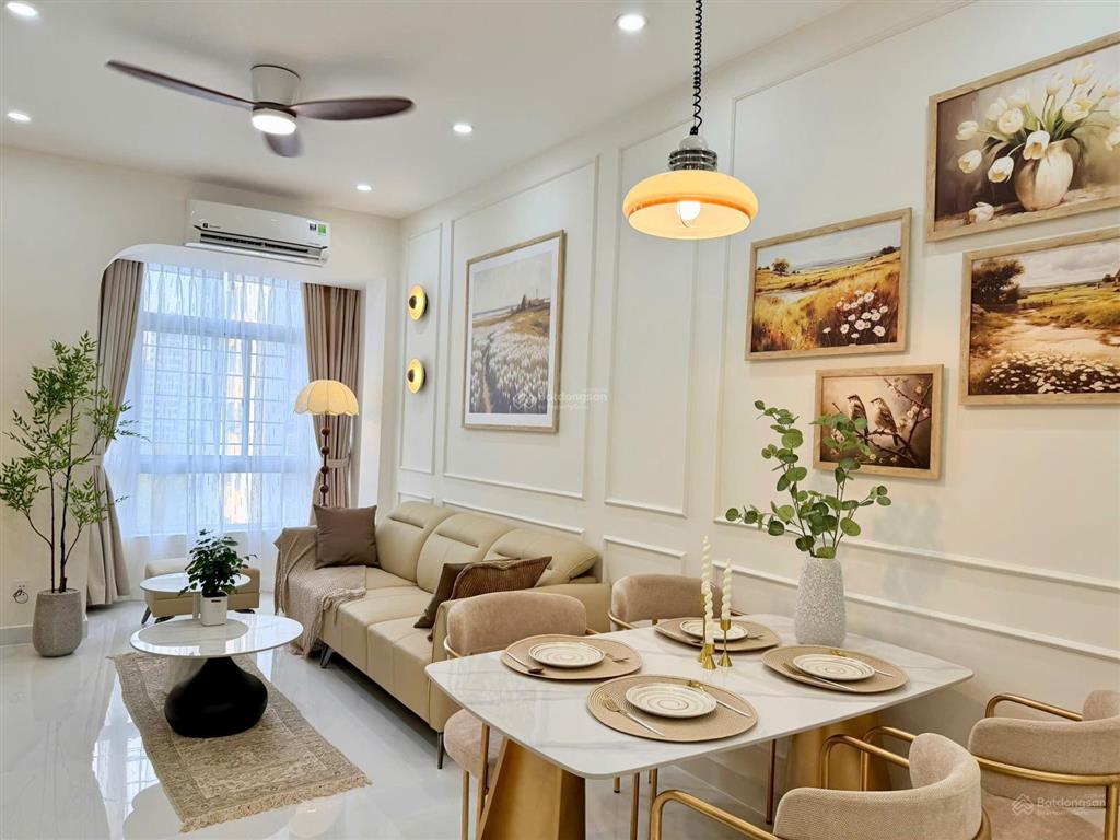 Bán lỗ ch sky garden 1, căn 2pn,2w full nội thất cao cấp mới 100%, giá chỉ 5,6tỷ có hdt 26tr/th net
