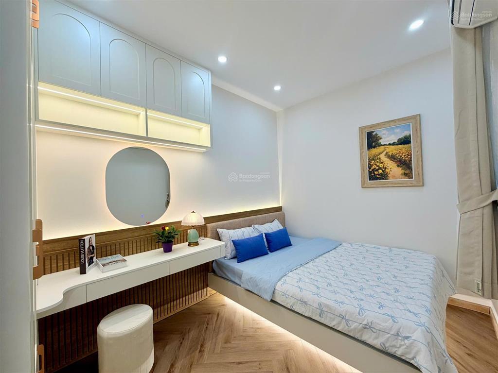 Bán lỗ ch sky garden 1, căn 2pn,2w full nội thất cao cấp mới 100%, giá chỉ 5,6tỷ có hdt 26tr/th net
