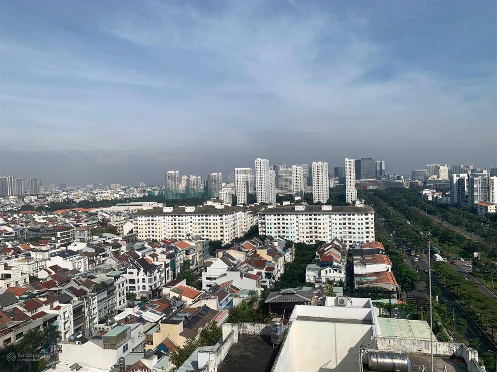 Bán penthouse sky garden 1, phú mỹ hưng, quận 7. dt 324m2 hiếm hoi có 3 sân vườn thoáng mát
