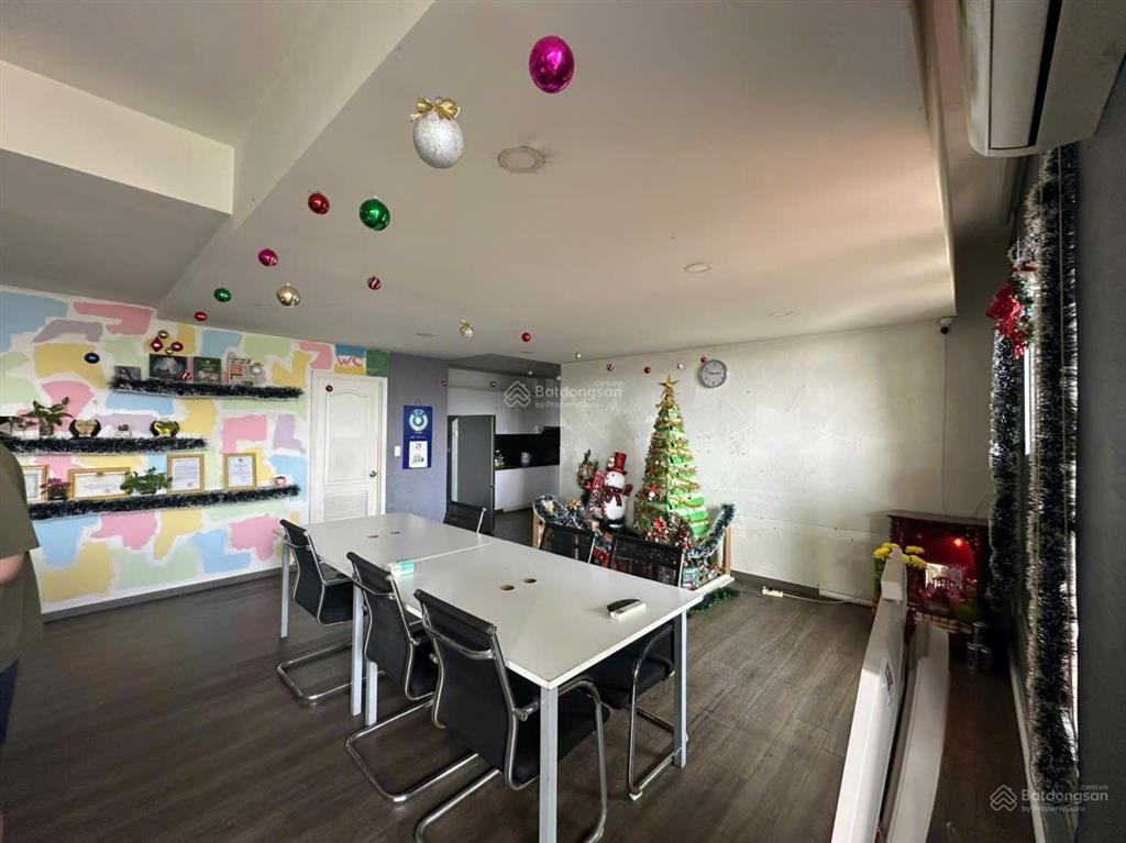 Bán penthouse sky garden 1, phú mỹ hưng, quận 7. dt 324m2 hiếm hoi có 3 sân vườn thoáng mát