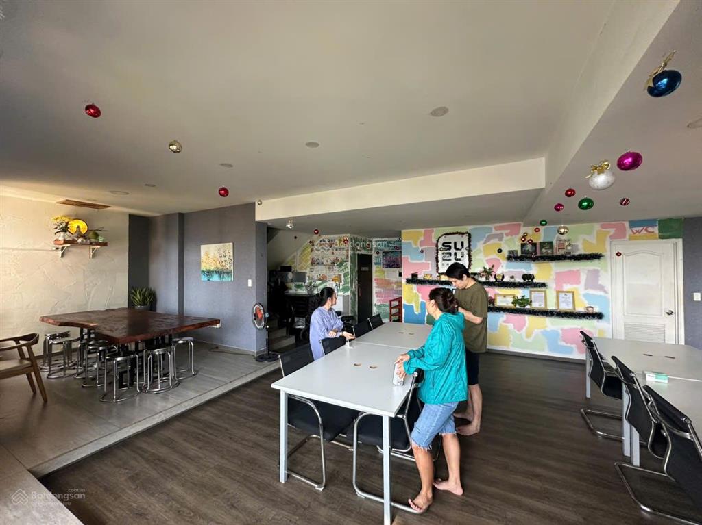 Bán penthouse sky garden 1, phú mỹ hưng, quận 7. dt 324m2 hiếm hoi có 3 sân vườn thoáng mát