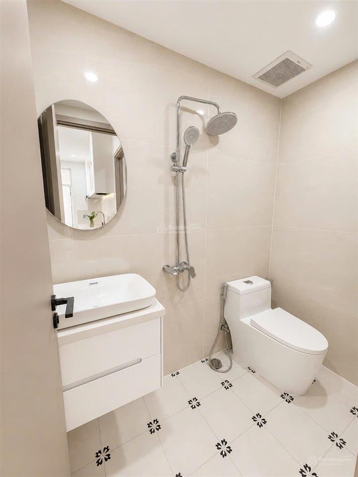 Bán căn hộ sky 3, phú mỹ hưng, q7, dt 69m², 2pn, nhà mới 100%, nội thất cao cấp, tầng cao view đẹp