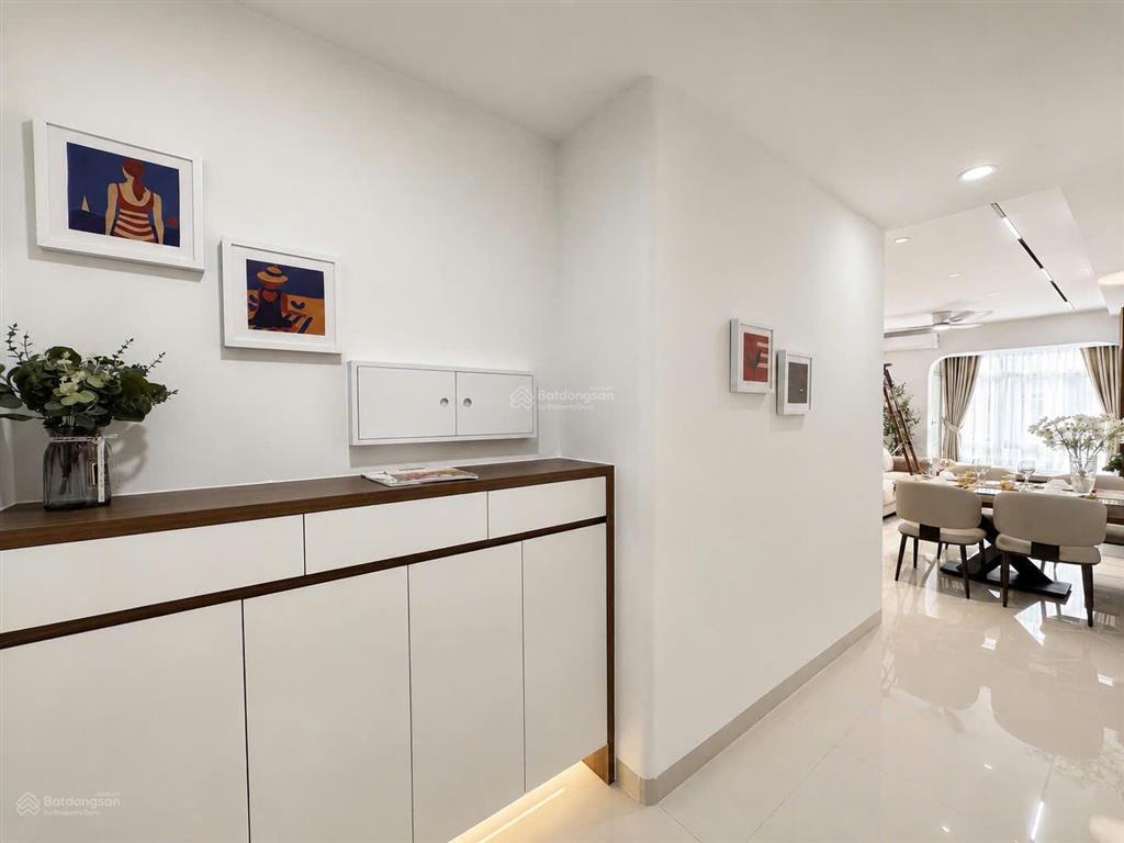Bán căn hộ sky 3, phú mỹ hưng, q7, dt 69m², 2pn, nhà mới 100%, nội thất cao cấp, tầng cao view đẹp