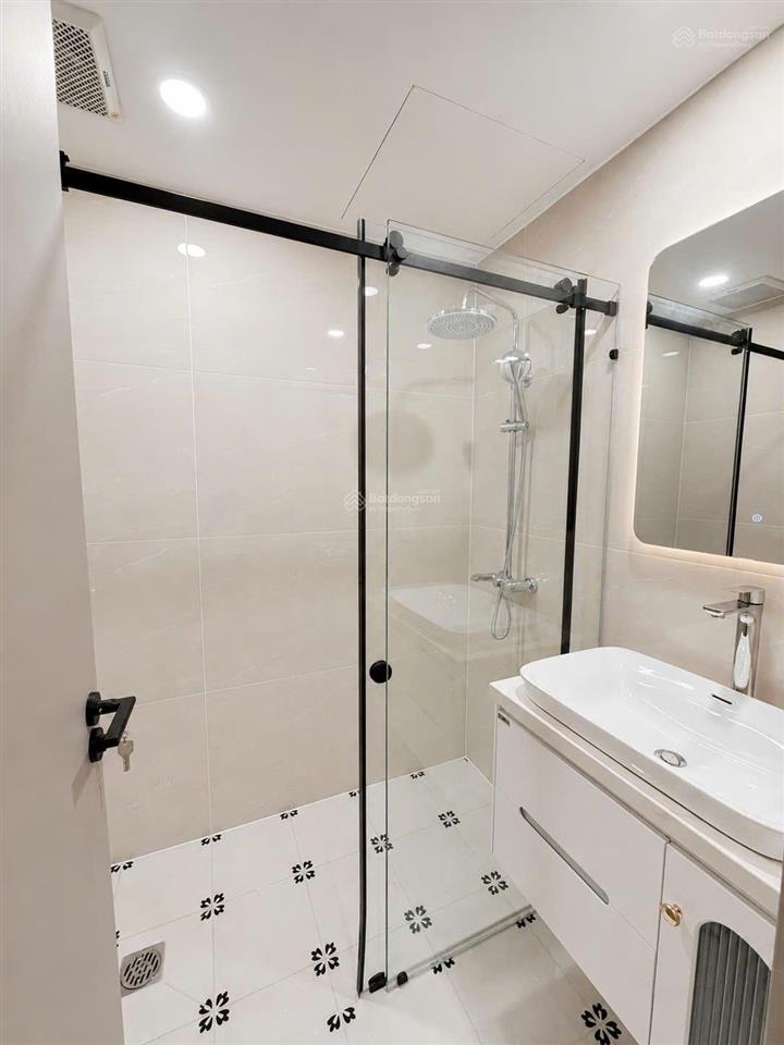 Bán căn hộ sky 3, phú mỹ hưng, q7, dt 69m², 2pn, nhà mới 100%, nội thất cao cấp, tầng cao view đẹp
