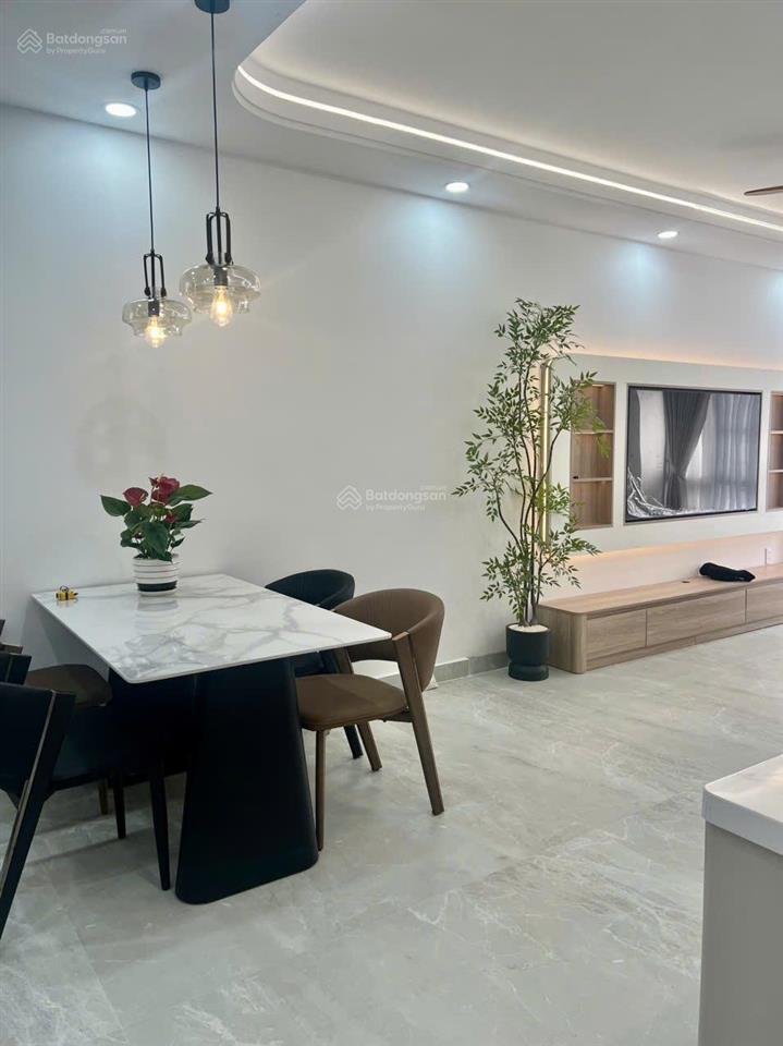 Bán căn hộ sky garden ii 81m2, 3pn 2wc, giá 5,8 tỷ hđt 27 triệu/tháng net