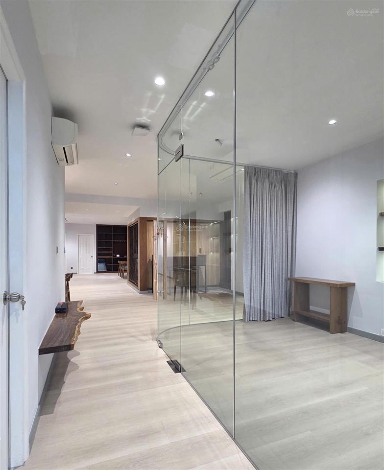 Cho thuê căn hộ đức khải era town, dt 368m² view sông siêu đẹp,  ngay 0906 710 ***  mrs kim trúc