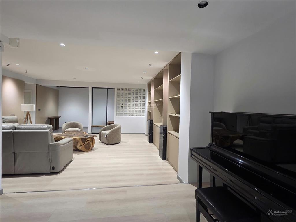 Cho thuê căn hộ đức khải era town, dt 368m² view sông siêu đẹp,  ngay 0906 710 ***  mrs kim trúc