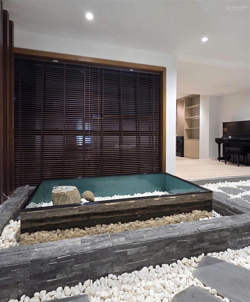 Cho thuê căn hộ đức khải era town, dt 368m² view sông siêu đẹp,  ngay 0906 710 ***  mrs kim trúc
