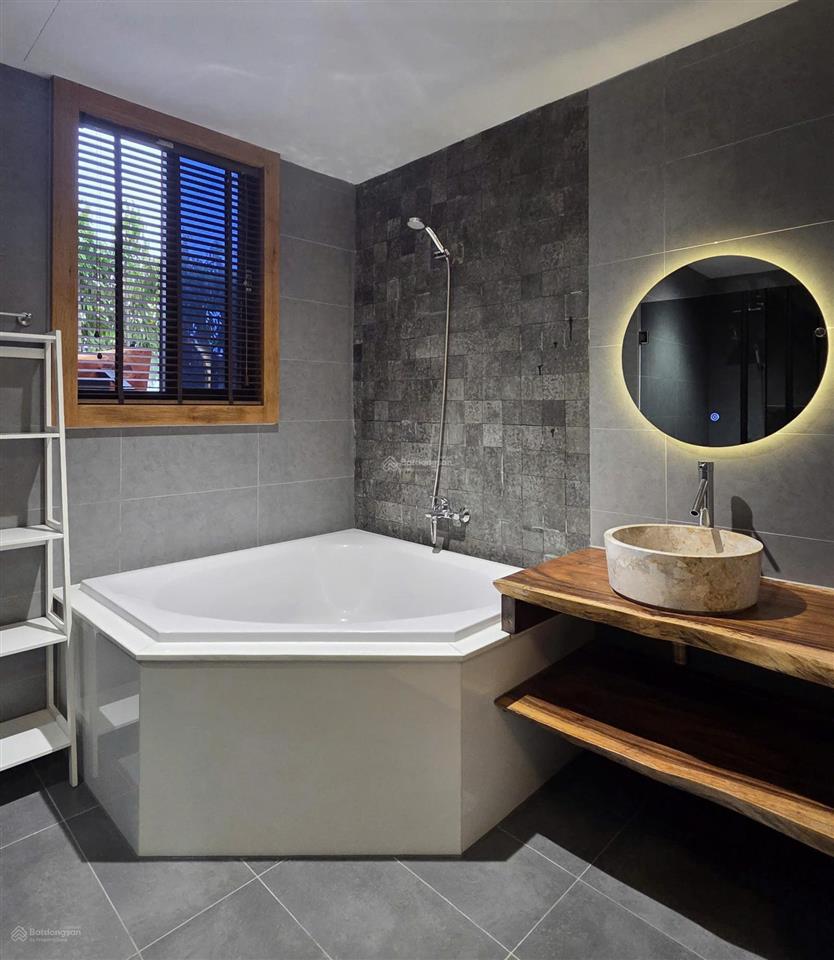 Cho thuê căn hộ đức khải era town, dt 368m² view sông siêu đẹp,  ngay 0906 710 ***  mrs kim trúc