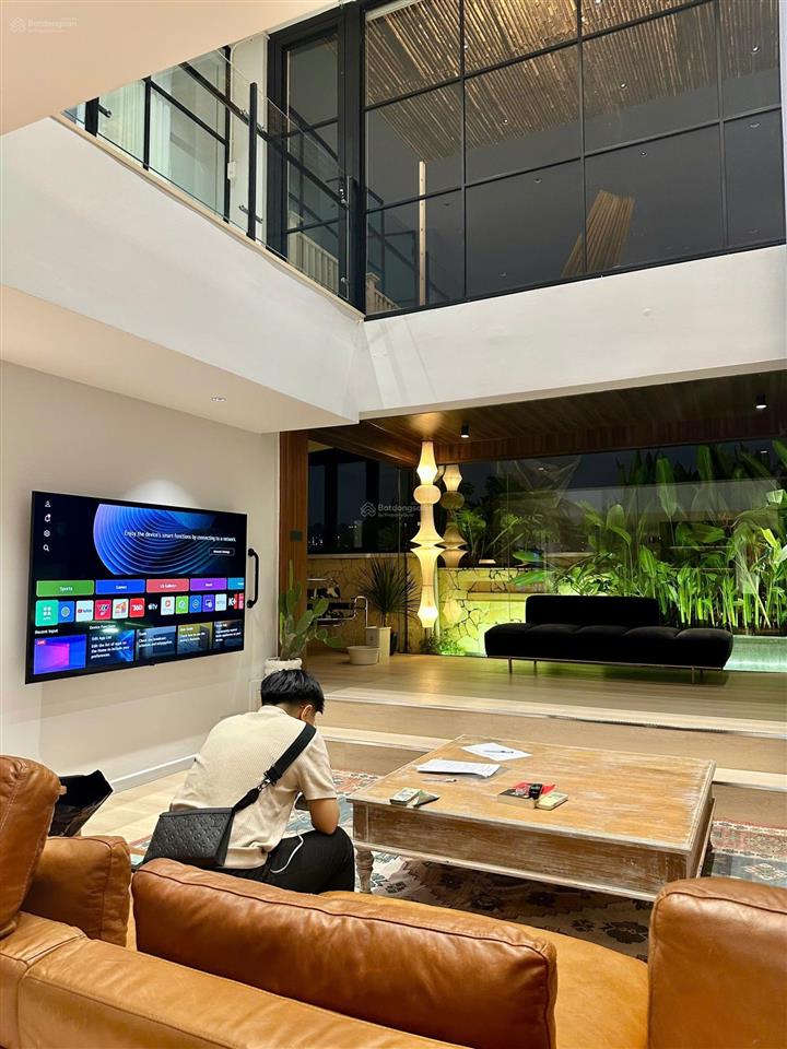 Bán penhouse sky garden 2, phú mỹ hưng, quận 7, dt 324m2, căn hiếm có có 3 sân vườn