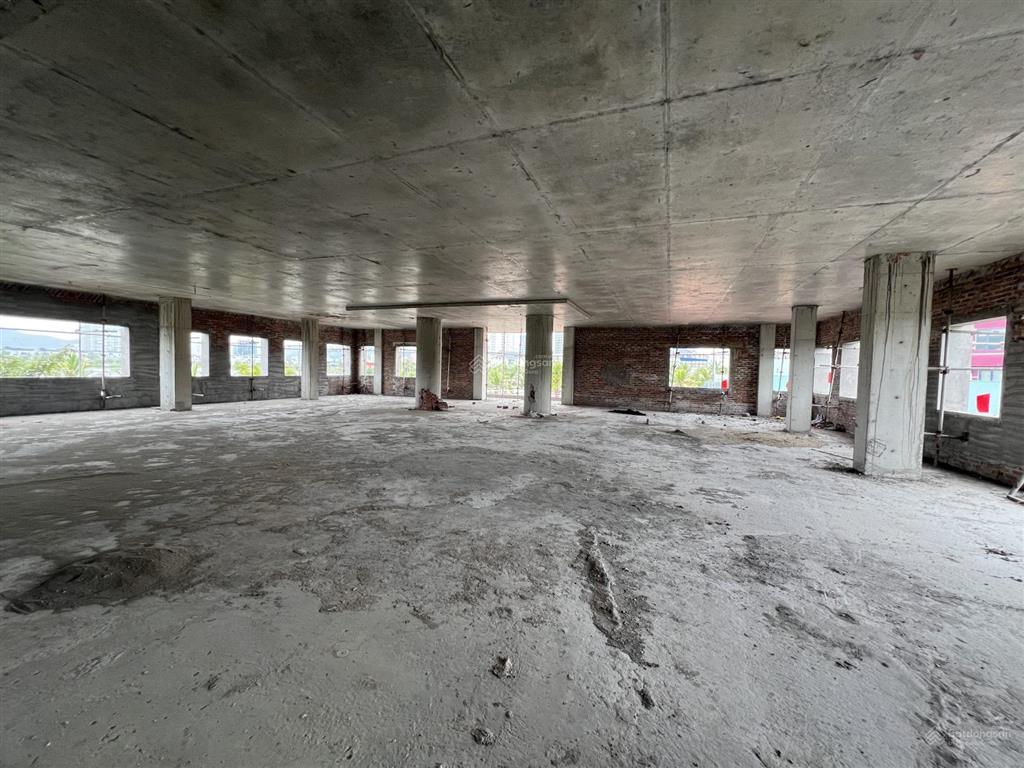 Cho thuê tòa nhà 700m2, 5 tầng đường hoàng quốc việt, hạ long, quảng ninh