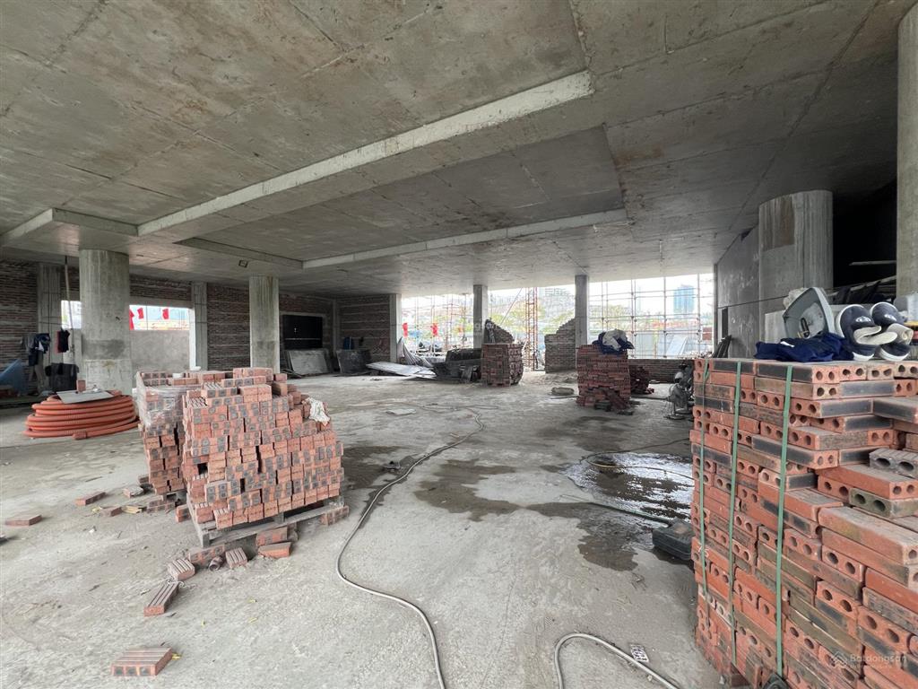 Cho thuê tòa nhà 700m2, 5 tầng đường hoàng quốc việt, hạ long, quảng ninh
