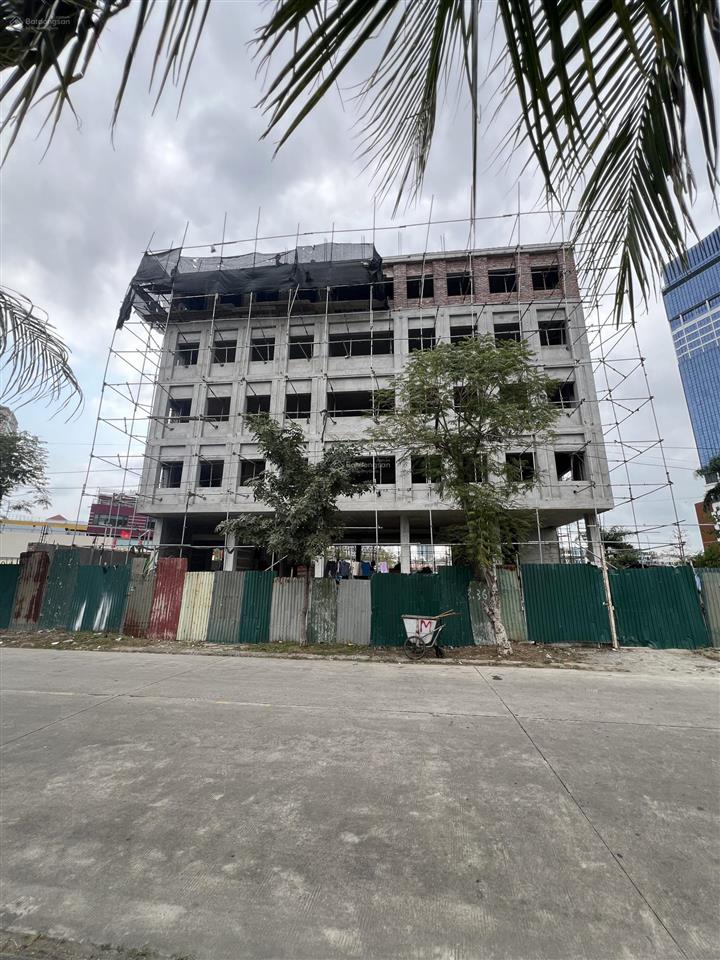 Cho thuê tòa nhà 700m2, 5 tầng đường hoàng quốc việt, hạ long, quảng ninh