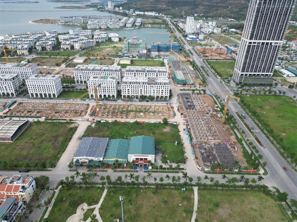 Bán lô đất dịch vụ thương mại hỗn hợp lâu dài 1600m2 trung tâm bãi cháy, hạ long
