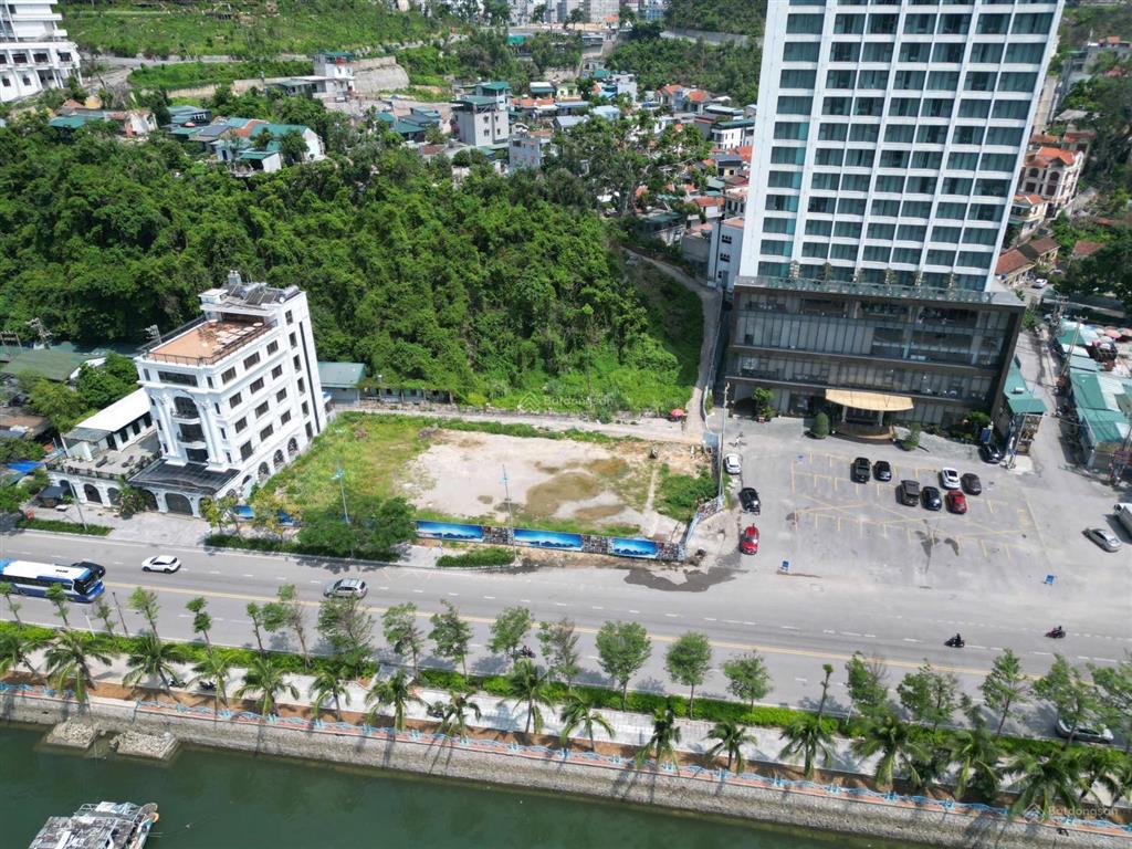Bán lô đất dịch vụ thương mại hỗn hợp lâu dài 1600m2 trung tâm bãi cháy, hạ long