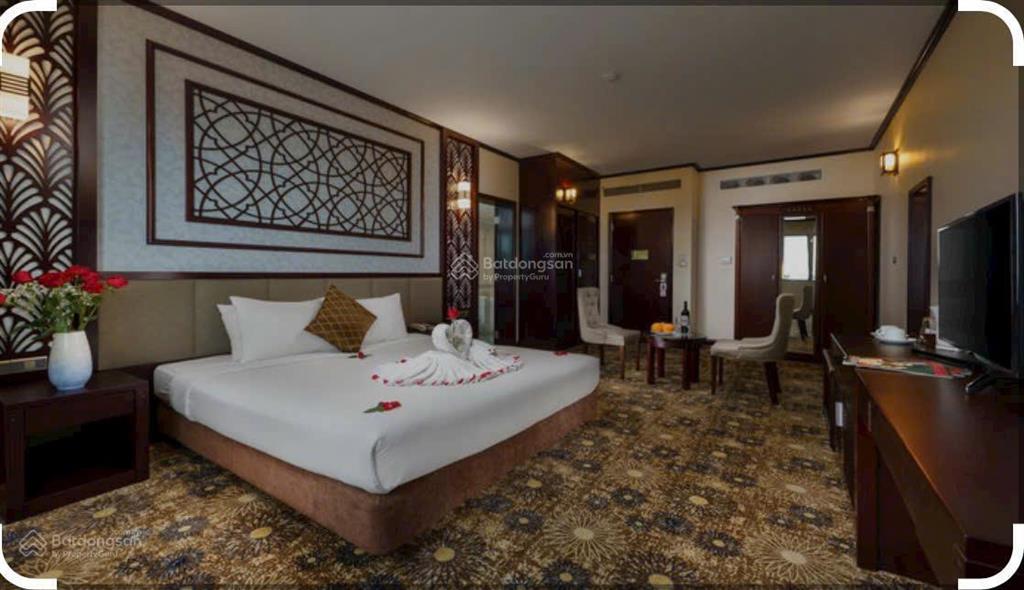 Bán khách sạn 4 sao tiêu chuẩn 90 phòng, đường hoàng quốc việt, bãi cháy, hạ long, quảng ninh.