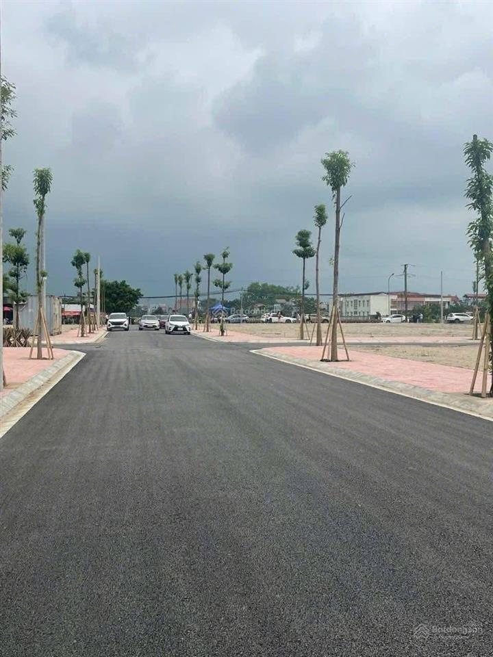 Bán lô góc đẹp khu đấu giá đường la  phú túc.  0982 068 ***.