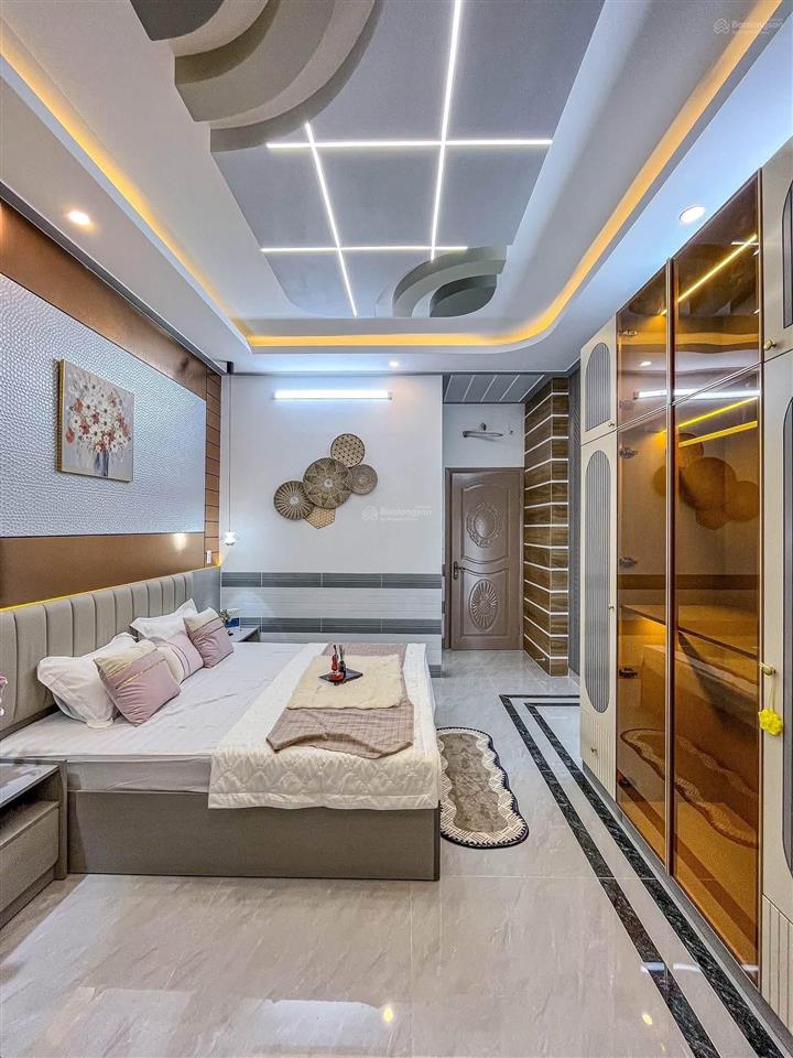 Nhà tân cổ điển hai tầng sang trọng đẳng cấp kế bên thpt an khánh