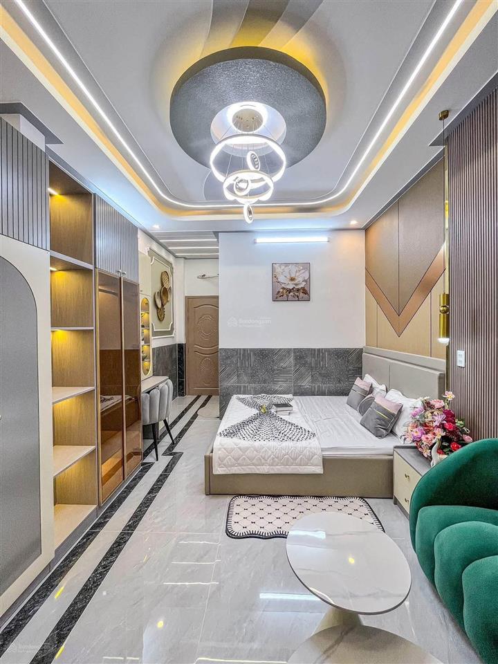 Nhà tân cổ điển hai tầng sang trọng đẳng cấp kế bên thpt an khánh