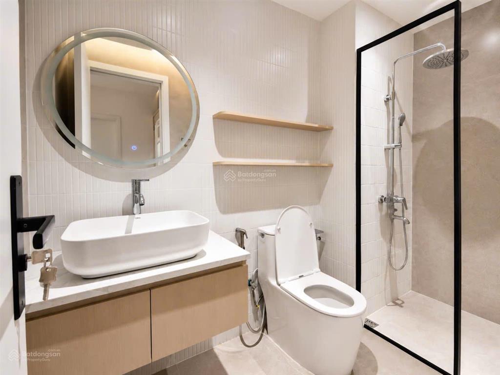 Cần bán nhanh căn 1+, view biển tầng cao, mới làm xong nội thất cao cấp, chưa ai ở, nguyên rin
