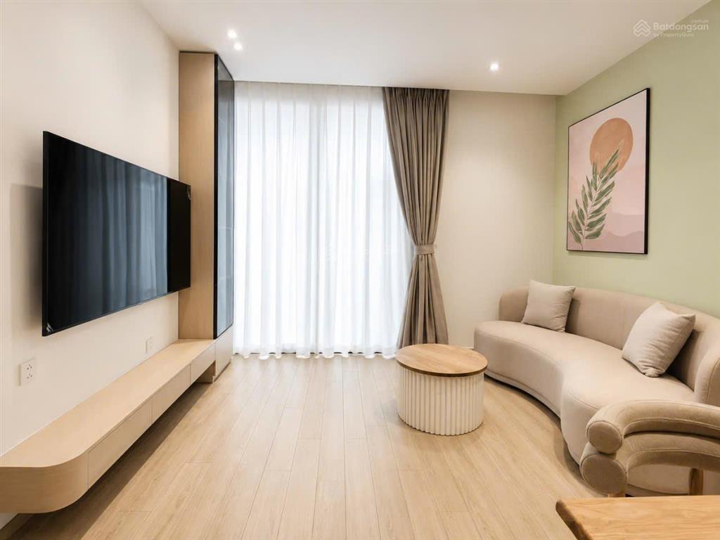 Cần bán nhanh căn 1+, view biển tầng cao, mới làm xong nội thất cao cấp, chưa ai ở, nguyên rin