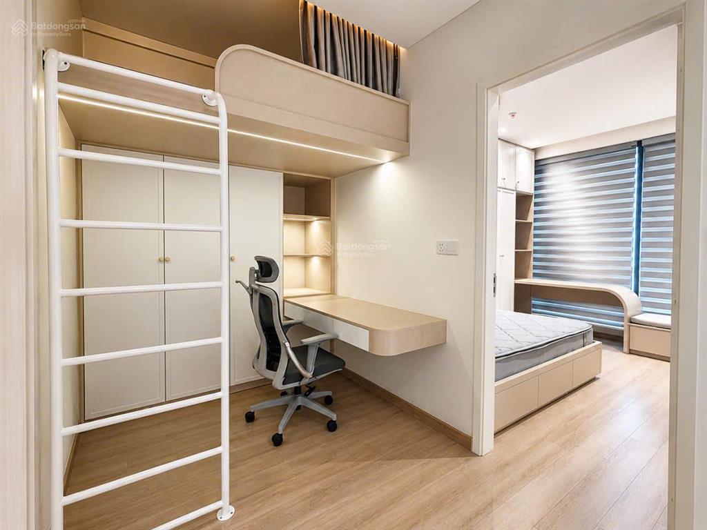 Cần bán nhanh căn 1+, view biển tầng cao, mới làm xong nội thất cao cấp, chưa ai ở, nguyên rin