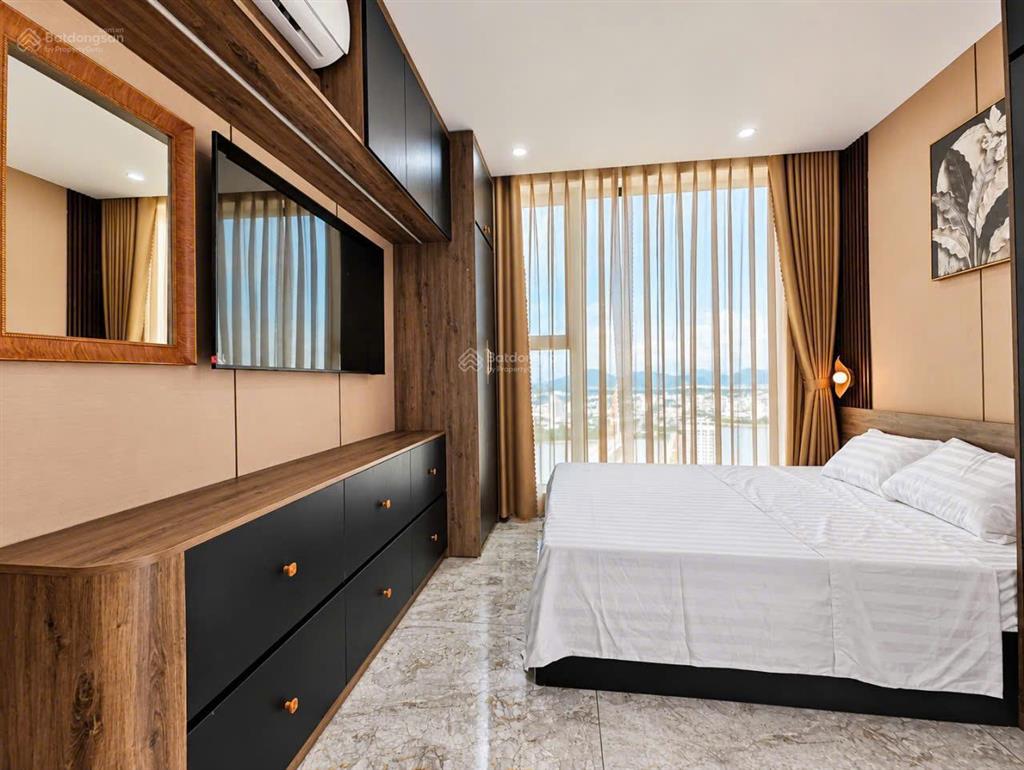 Cần bán căn hộ sun cosmo residence 2pn diện tích 77,1m2, view sông, tầng cao, full nội thất cao cấp