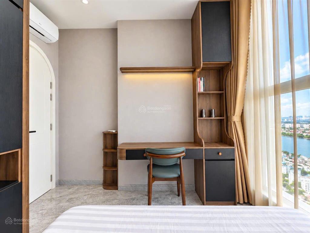 Cần bán căn hộ sun cosmo residence 2pn diện tích 77,1m2, view sông, tầng cao, full nội thất cao cấp