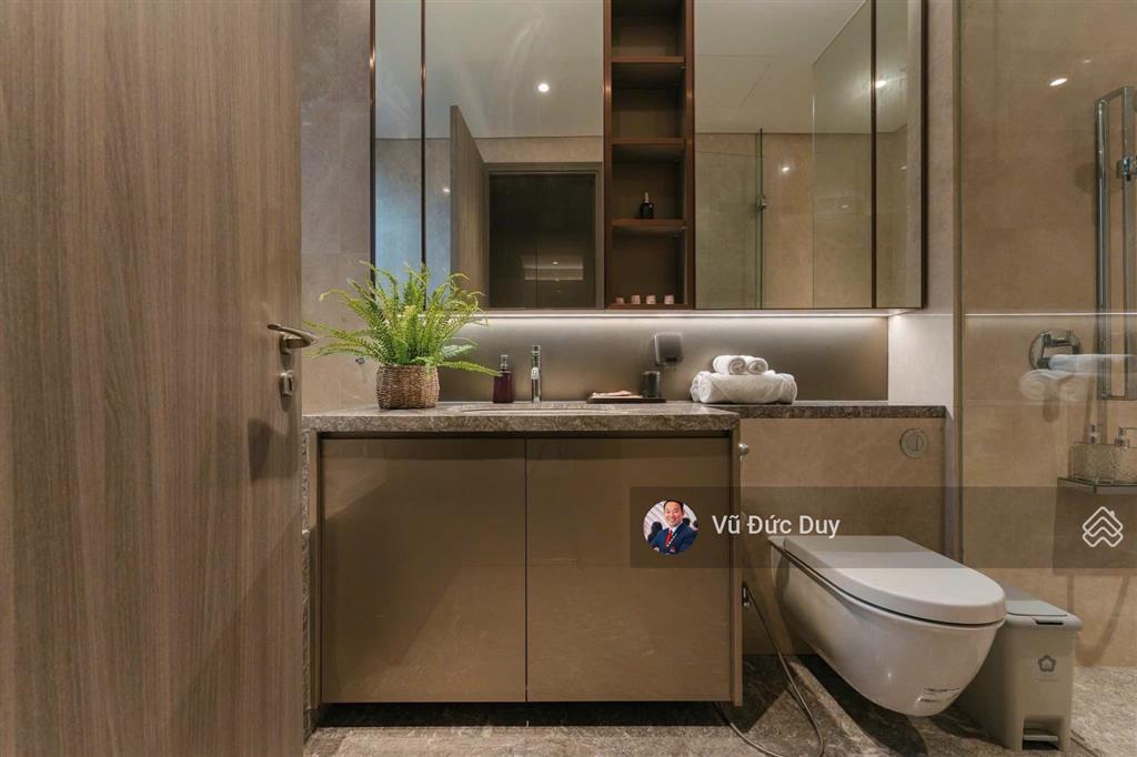 Quận 1, chú di bán căn hộ 3pn the marq, 107m2, full nội thất, view landmark, nhà đẹp. tầng cao