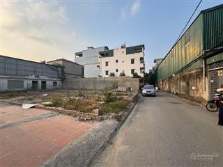 Mảnh đất bát khối, cự khối,mặt ngõ thông ô tô tránh,gần trường chợ, tiện ích, giao thông thuận lợi