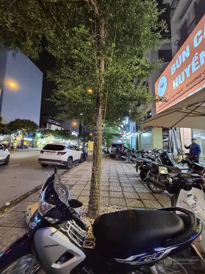 Nhà mặt phố thành trung, trâu quỳ,cạnh đh nông nghiệp,dòng tiền 70tr/ tháng, 50m ra hồ điều hoà