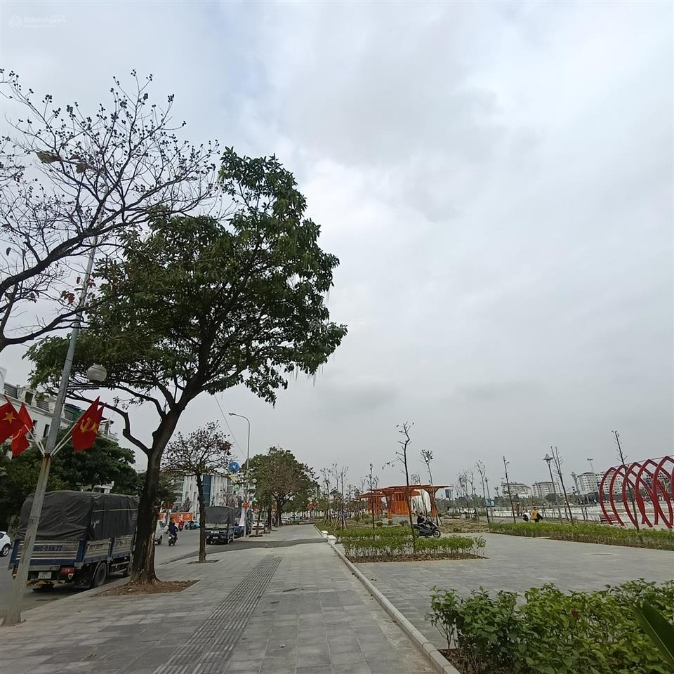 Nhà mặt phố thành trung, trâu quỳ,cạnh đh nông nghiệp,dòng tiền 70tr/ tháng, 50m ra hồ điều hoà