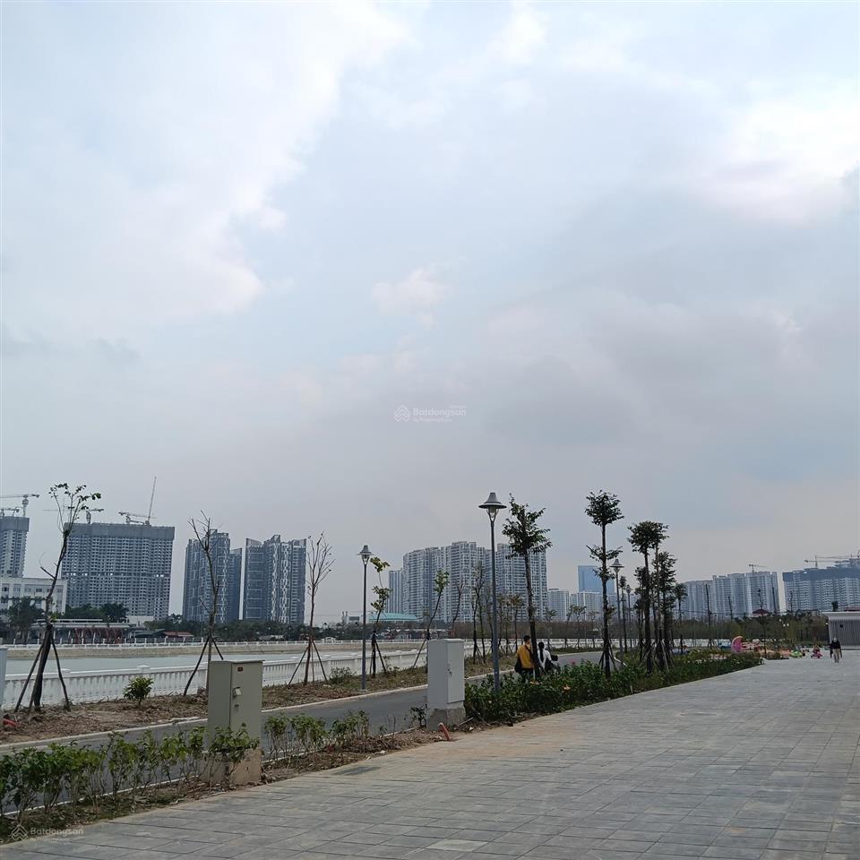 Nhà mặt phố thành trung, trâu quỳ,cạnh đh nông nghiệp,dòng tiền 70tr/ tháng, 50m ra hồ điều hoà