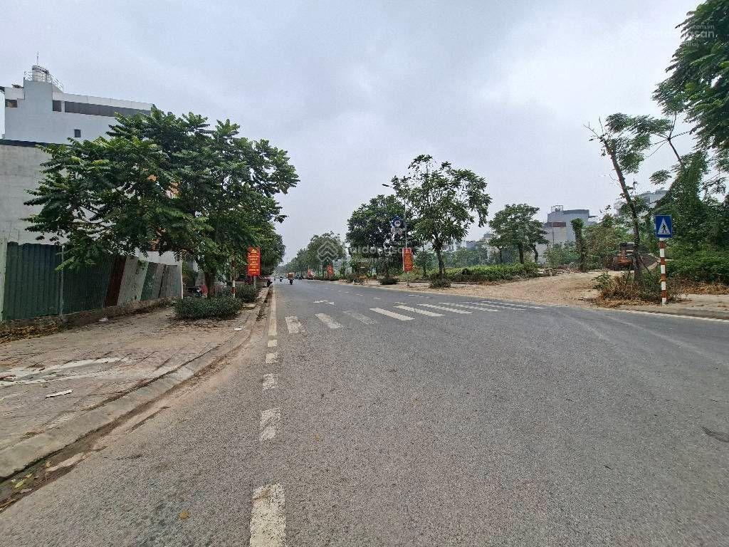 Đất phân lô trần đăng khoa, long biên, vỉa hè ô tô tránh thông, view hồ công viên, nhiều tiện ích.