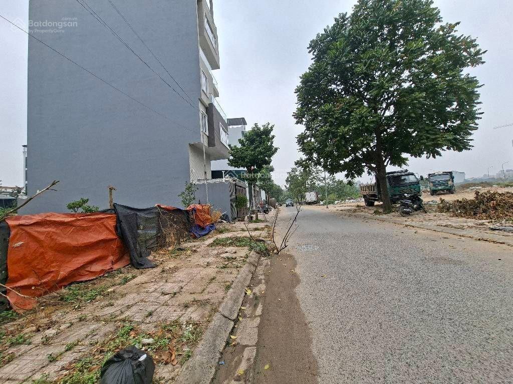 Đất phân lô trần đăng khoa, long biên, vỉa hè ô tô tránh thông, view hồ công viên, nhiều tiện ích.