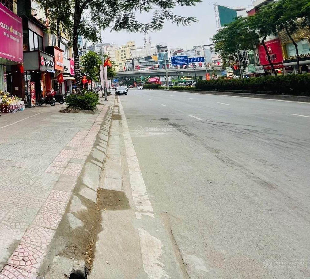 Căn nhà mặt phố nguyễn văn cừ, long biên, dòng tiền 150tr/ tháng, gần 500m2, mặt tiền khủng