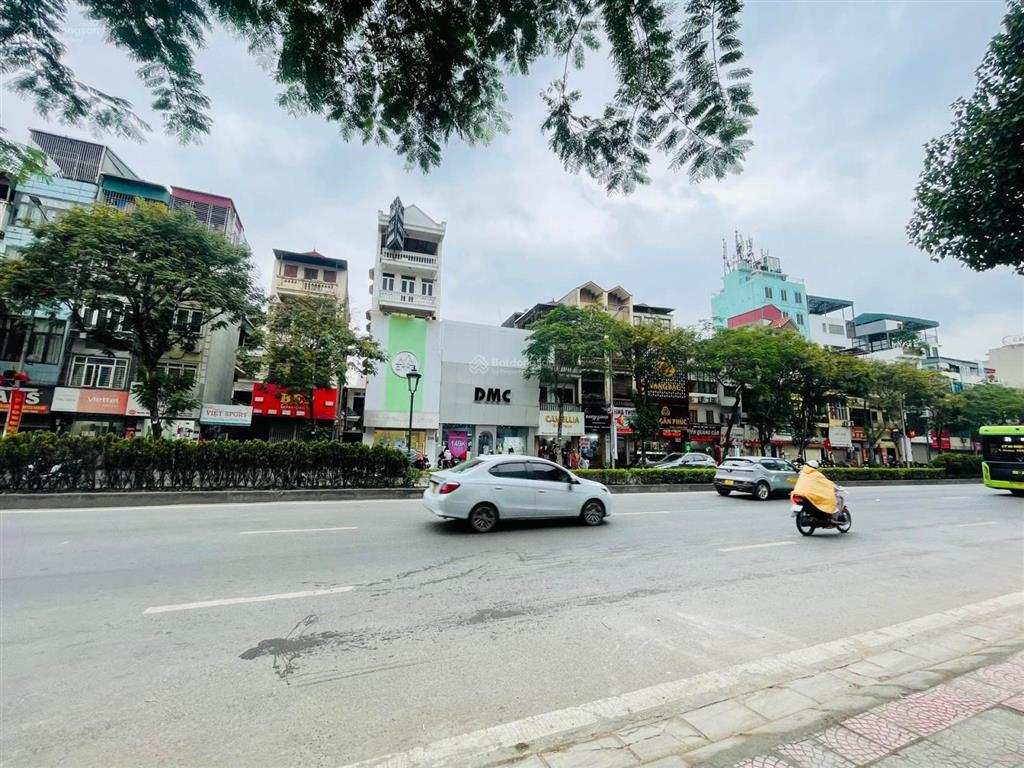 Căn nhà mặt phố nguyễn văn cừ, long biên, dòng tiền 150tr/ tháng, gần 500m2, mặt tiền khủng