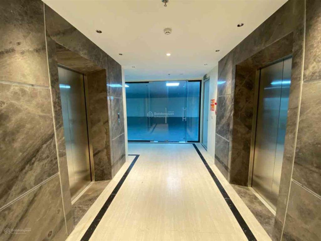 Toà nhà dòng tiền mặt phố hồng tiến, gần 500m2, mặt tiền khủng, view đón đầu cầu trần hưng đạo