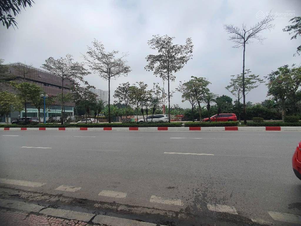 Nhà mặt phố cổ linh, đắc địa với 3 mặt tiền, vỉa hè đá bóng, kinh doanh dòng tiền đỉnh