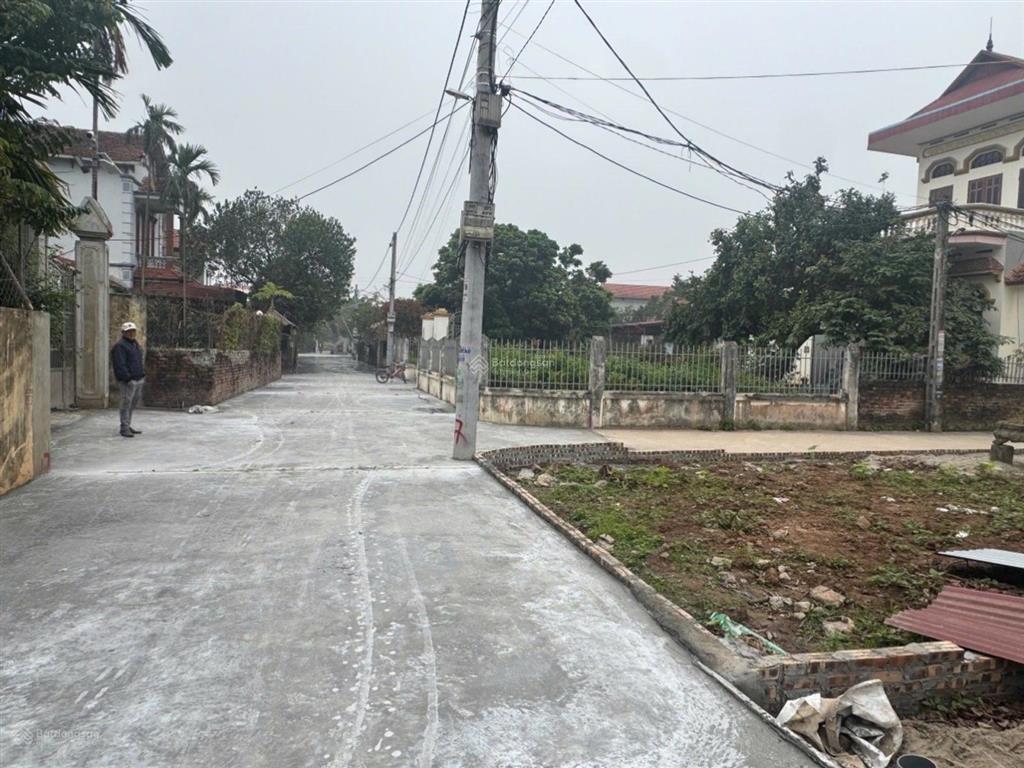 Đất mễ sở, văn giang lô góc, ô tô vào đất thoải mái, thông số đẹp,gần nhà văn hoá, sân vận động pvf