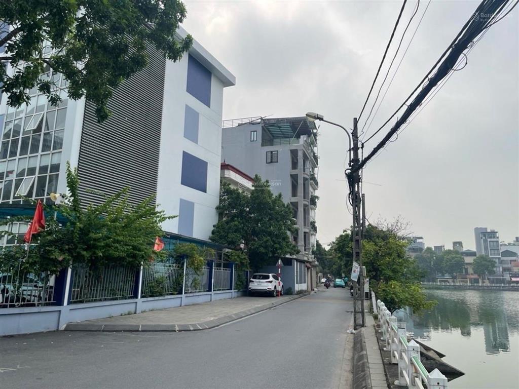 Nhà mặt phố bồ đề, long biên đón cầu trần hưng đạo, view hồ,2 thoáng, mặt tiền rộng,225m2. hơn 80tỷ