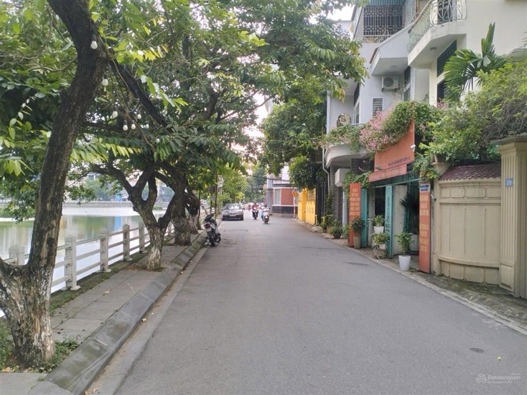 Nhà mặt phố bồ đề, long biên đón cầu trần hưng đạo, view hồ,2 thoáng, mặt tiền rộng,225m2. hơn 80tỷ