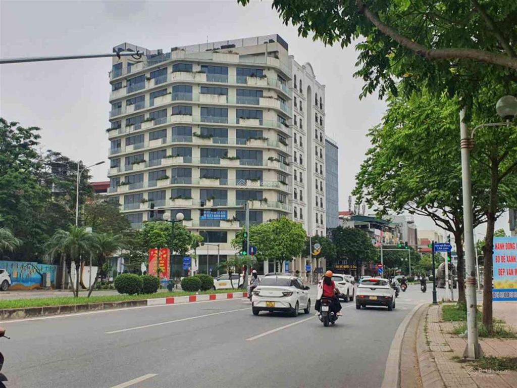 Mặt phố ái mộ, long biên, lô góc thoáng sáng, vỉa hè, kinh doanh, ô tô tránh, 3 sổ 1 nhà