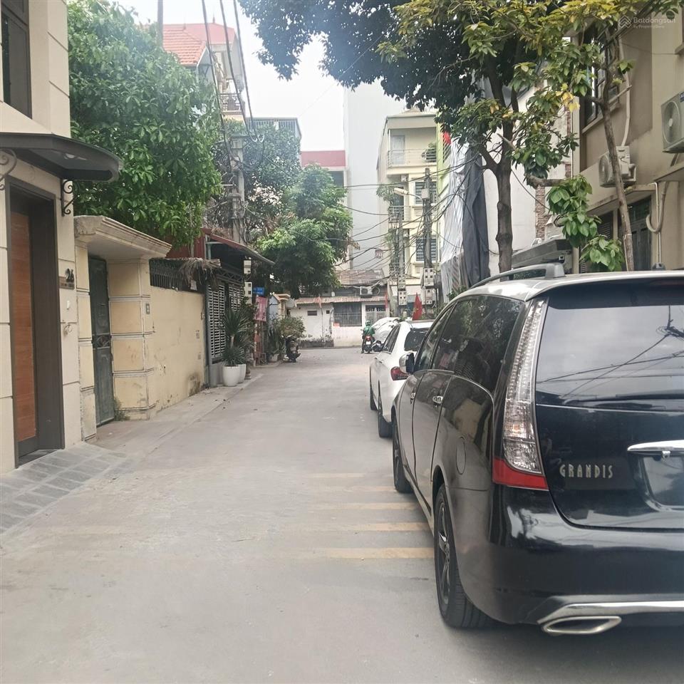 Nhà cũ phân lô phố lâm hạ, long biên, ngay hồ công viên, nhà thoáng mát, thông tứ tung